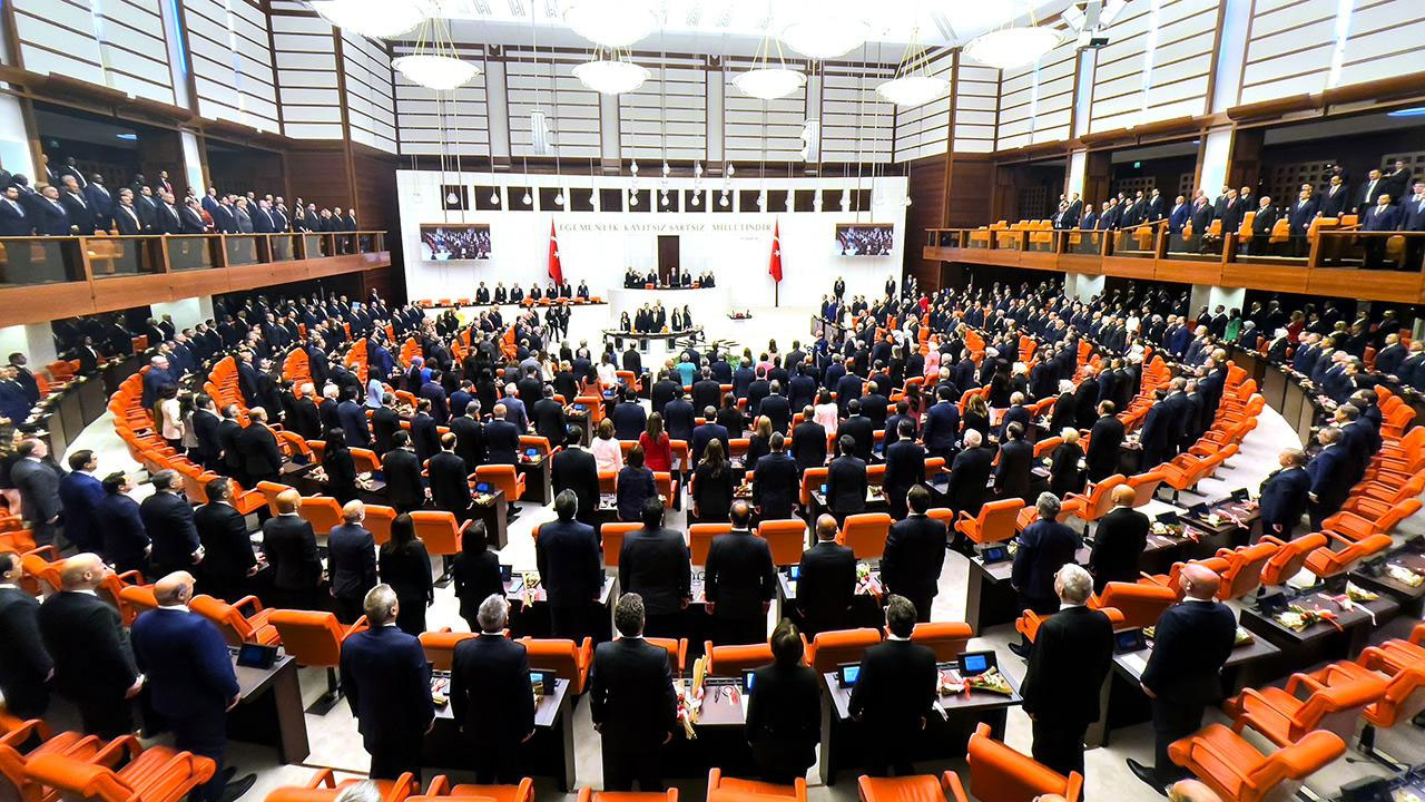 Meclis'ten geçti: Bu hizmeti almayanlara rekor para cezası var