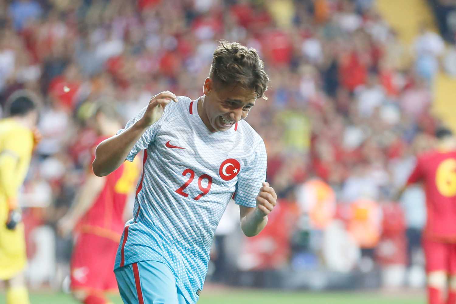 Fenerbahçe'den ayrılan Emre Mor'dan büyük sürpriz! İşte yeni takımı…