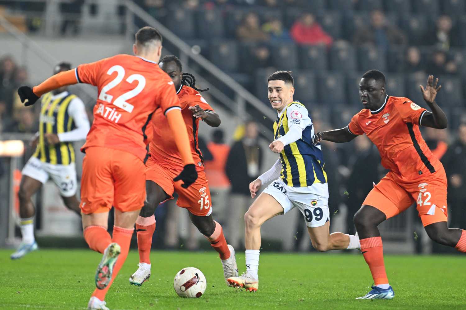 Fenerbahçe'den ayrılan Emre Mor'dan büyük sürpriz! İşte yeni takımı…