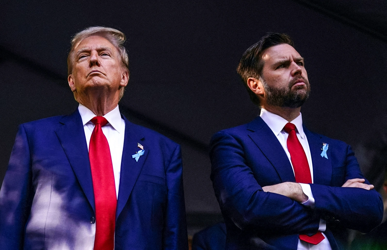 Trump derin devletin hedefinde!