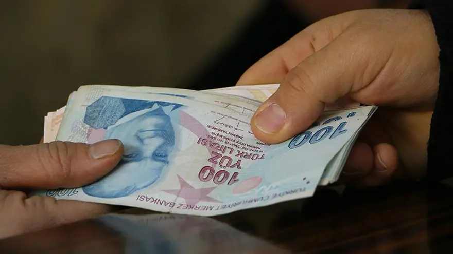 BAZI BORÇLAR 12 TAKSİT YAPILACAK Borçluların banka ve sigorta muameleleri vergisi ve katma değer vergisinden olan borçları ile bunlara ilişkin vergi ziyaı cezaları, gecikme faizi ve gecikme zamları; bunların beyannamelerine dair damga vergileri ile gecikm