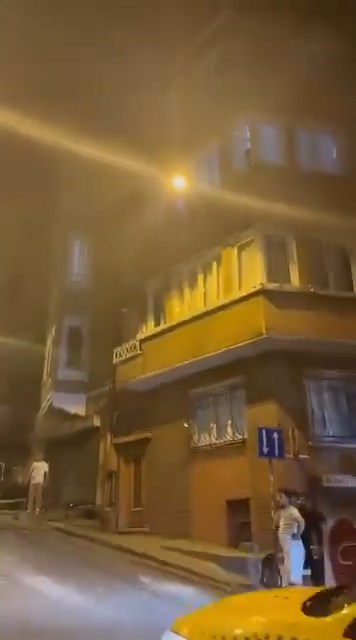 Beyoğlu'nda el yapımı patlayıcıyla (EYP) saldırı!