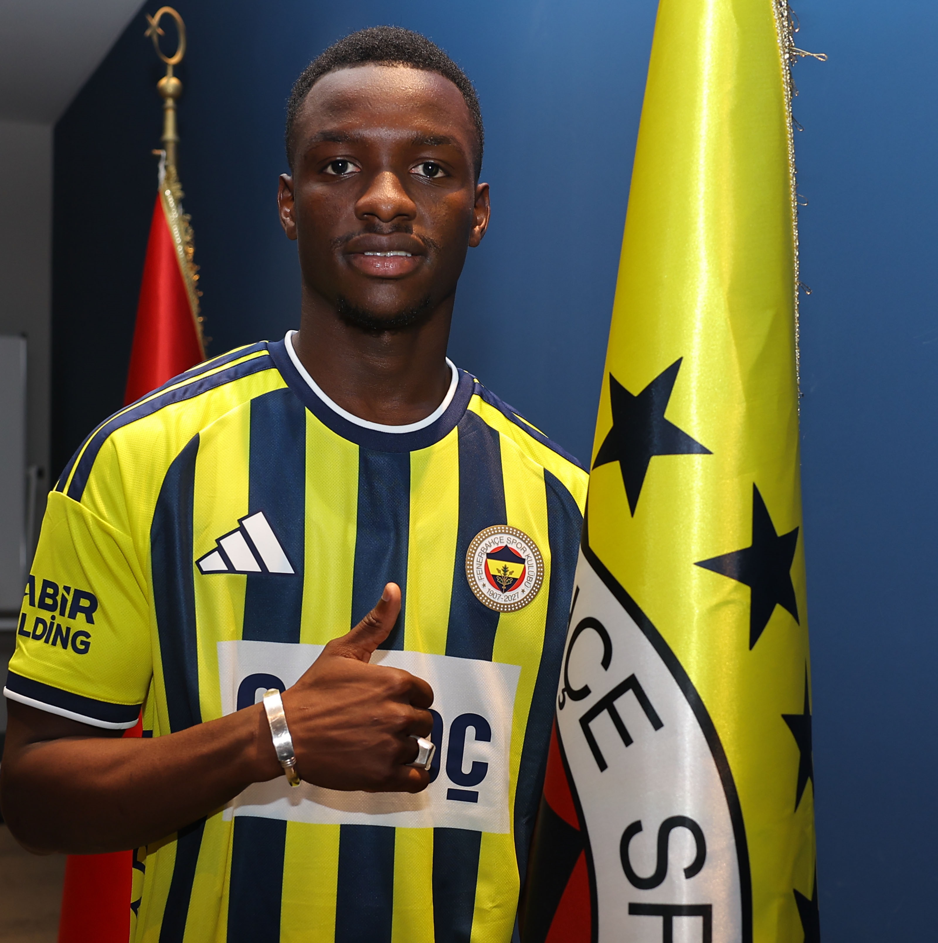 Fenerbahçe'den Amara Diouf'a 5 yıllık imza!
