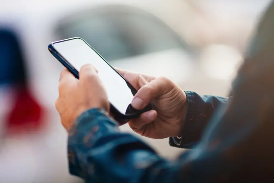 Bilgi Teknolojileri ve İletişim Kurumu (BTK), ilgili yönetmelikte yaptığı düzenleme ile aynı kişi üzerine aynı kişi adına açılabilecek telefon hattı sayısına sınırlama getirdi.