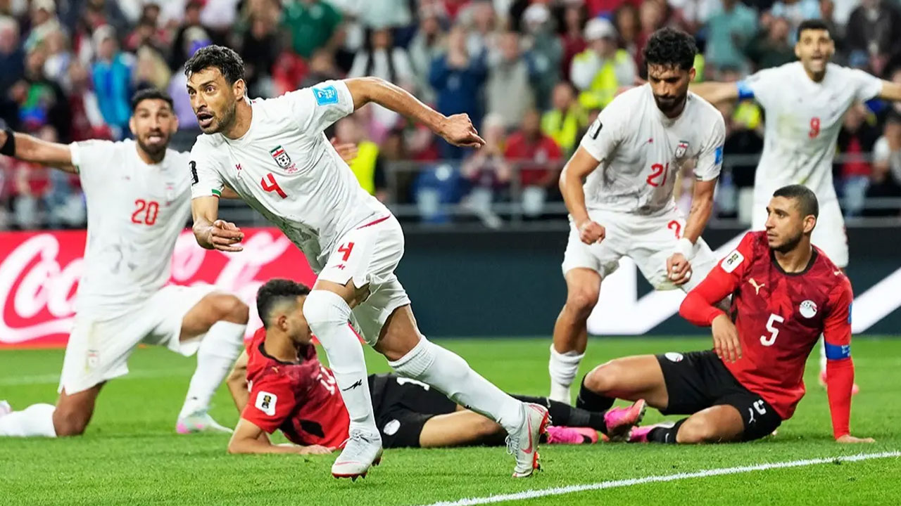 Dünya bu maçı konuşuyor! Kaçan penaltı, 90+3'te VAR krizi ve "soygun" iddiaları!
