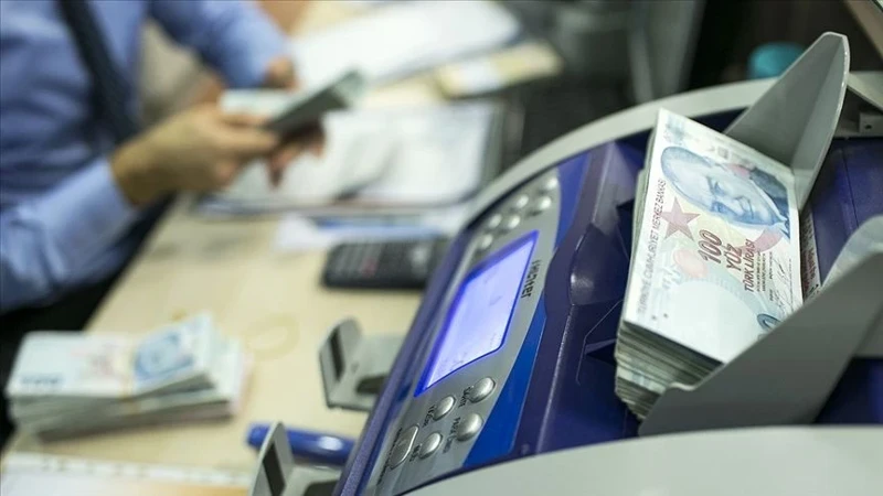 Engelli vatandaşlara yönelik olarak araçlarda Özel Tüketim Vergisi, Motorlu Taşıtlar Vergisi alınmıyor. Buna ek olarak trafik sigortalarında da yüzde 20 indirim yapılıyor.