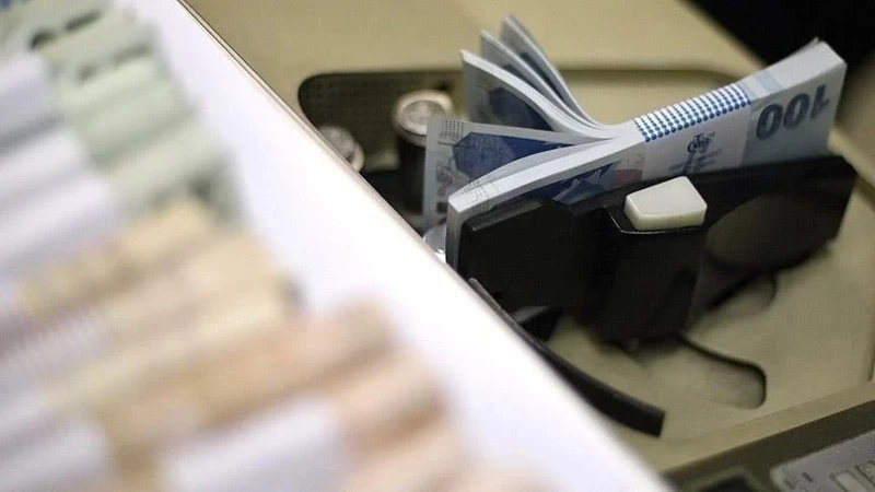 PRİMLER BİNLERCE LİRA DÜŞÜYOR İstanbul'da bir otomobilin 8'inci yani uzun süredir hasarsızlığı bulunan basamağında trafik sigortası primi 9 bin 210 lirayken aynı şartlarda engelli indirimiyle 7 bin 368 liraya düşüyor.