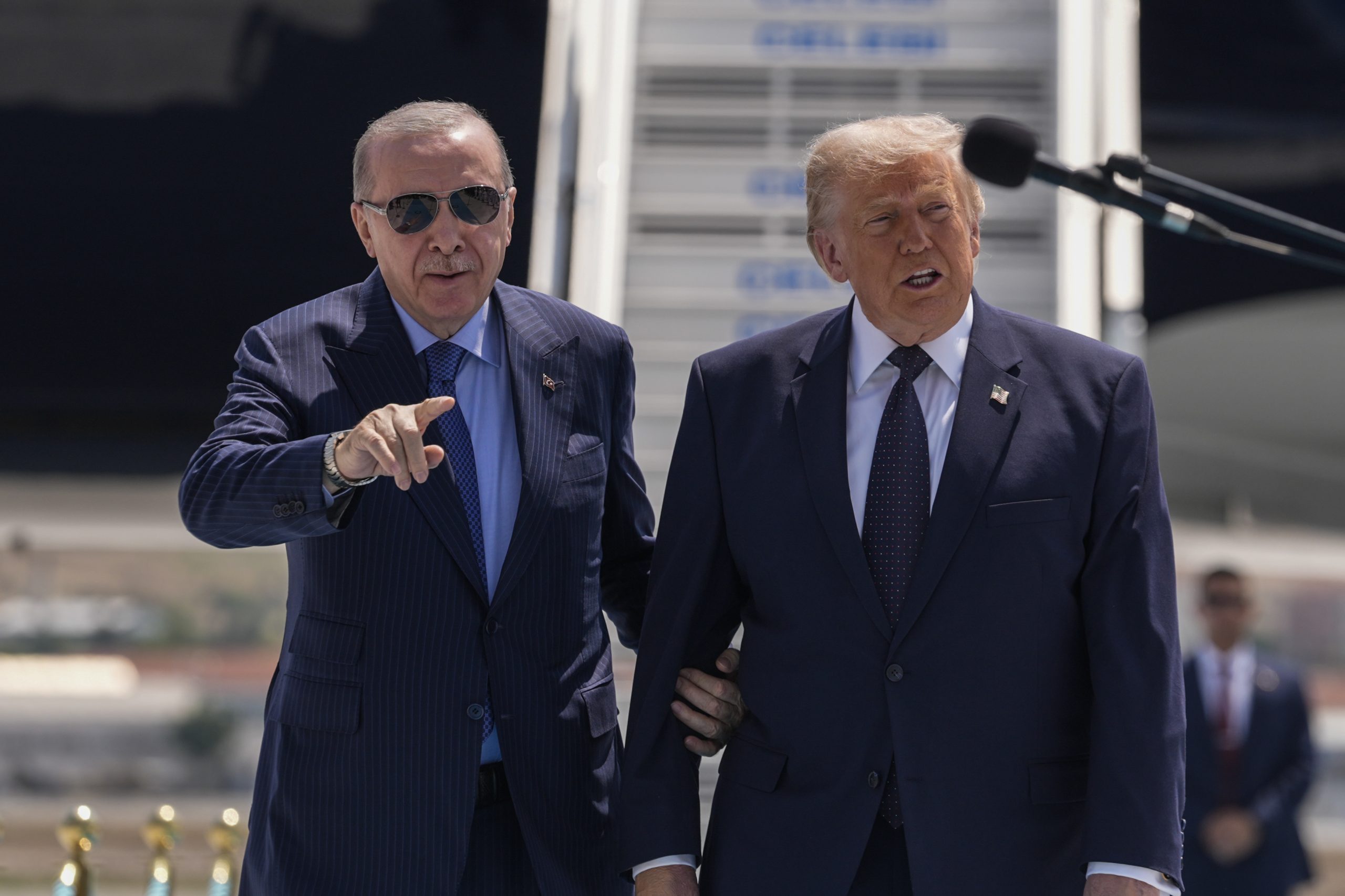 Turkish President Recep Tayyip Erdogan welcomes US President Donald Trump in Ankara