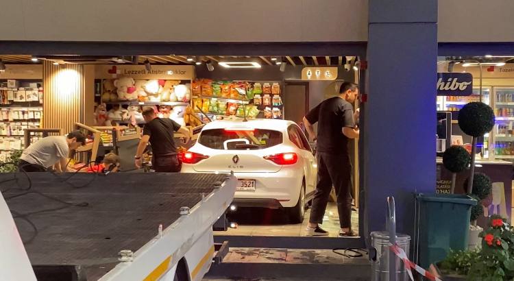 Markete daldı!