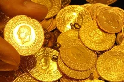 Bu baskıların ardından sarı metal, yaklaşık beş haftanın ardından ilk kez haftalık bazda pozitif kapanışa doğru ilerliyor. Uzmanlar bu toparlanmayı kısa vadeli bir rahatlama olarak yorumlasa da, piyasalardaki belirsizliklerin devam ettiğini vurguluyor.