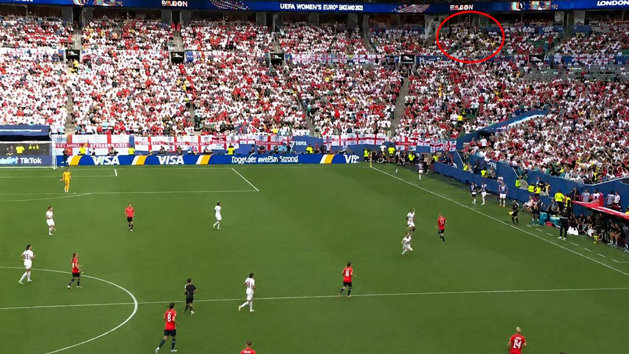 Norveç-İngiltere maçında 'kablo' krizi! FIFA'dan açıklama geldi