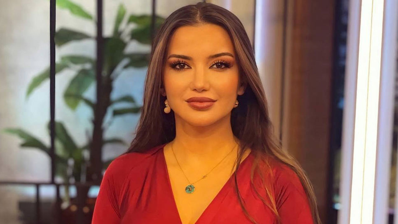 Esra Ezmeci'ye Azerbaycan'dan teklif!