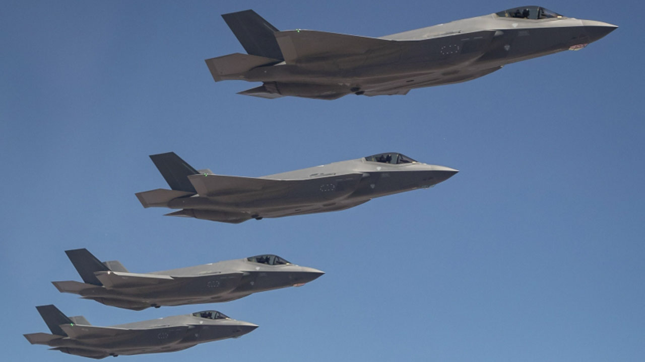 f352