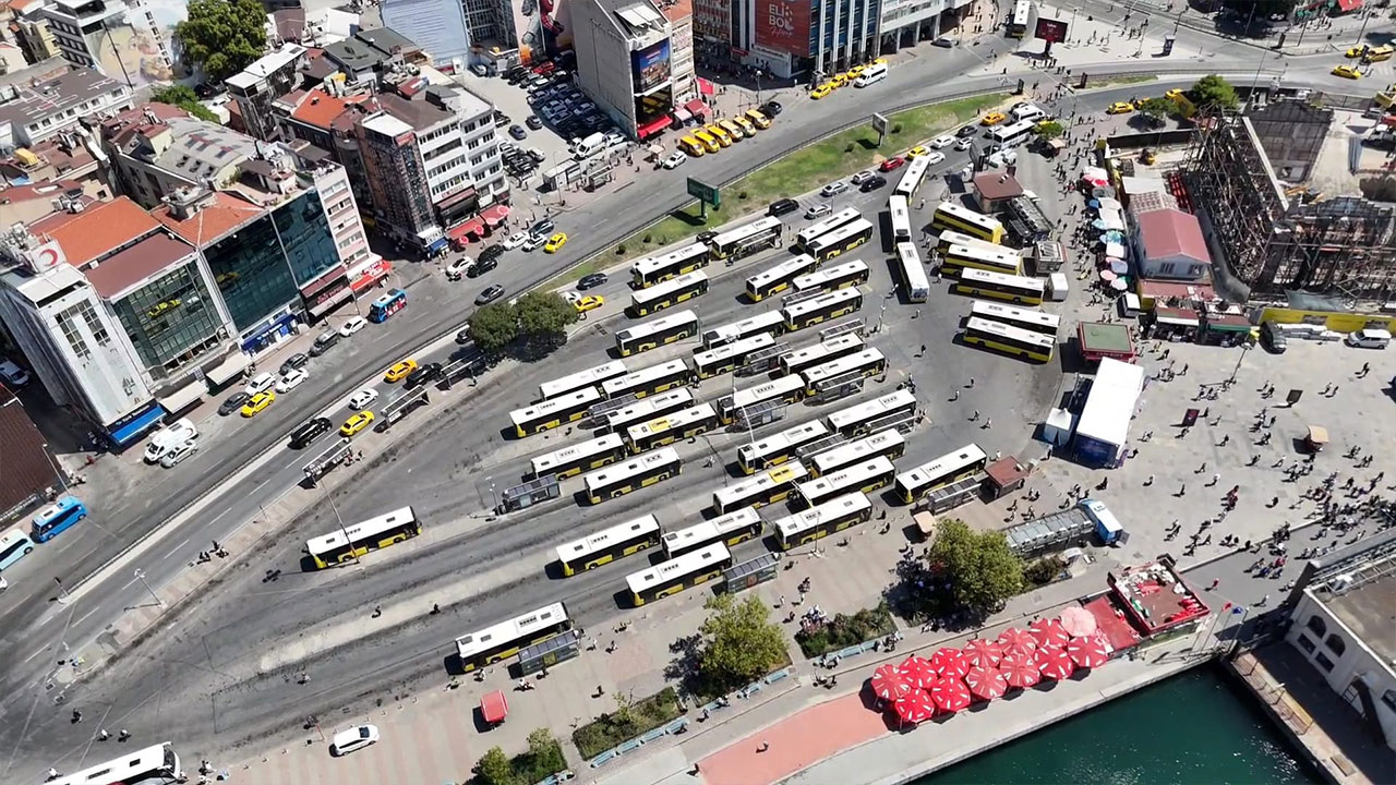 Kadıköy'de ulaşım sil baştan! Rıhtım'daki otobüs peronları kaldırılıyor