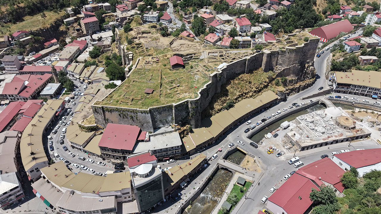 Bitlis Kalesi'nden tarih fışkırdı! Osmanlı dönemine ait çok sayıda yapı gün yüzüne çıktı
