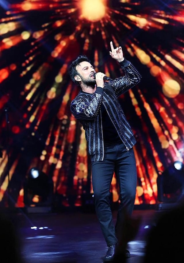 Böylece Megastar’ı Marmaris’te konaklamalı olarak izlemek isteyenler için iki günlük tatilin bedeli yarım milyon lirayı buluyor.