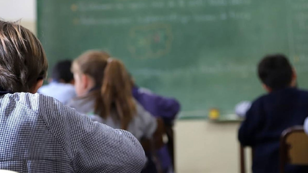 MEB'in yeni yönetmeliği yayımlandı! Okullarda kurallar sil baştan