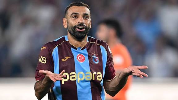 Buna göre futbolcunun kendi ismiyle bağlantılı lisanslı ürünlerin satışından elde edilecek gelirlerin yüzde 20'sini alacağı belirtildi.