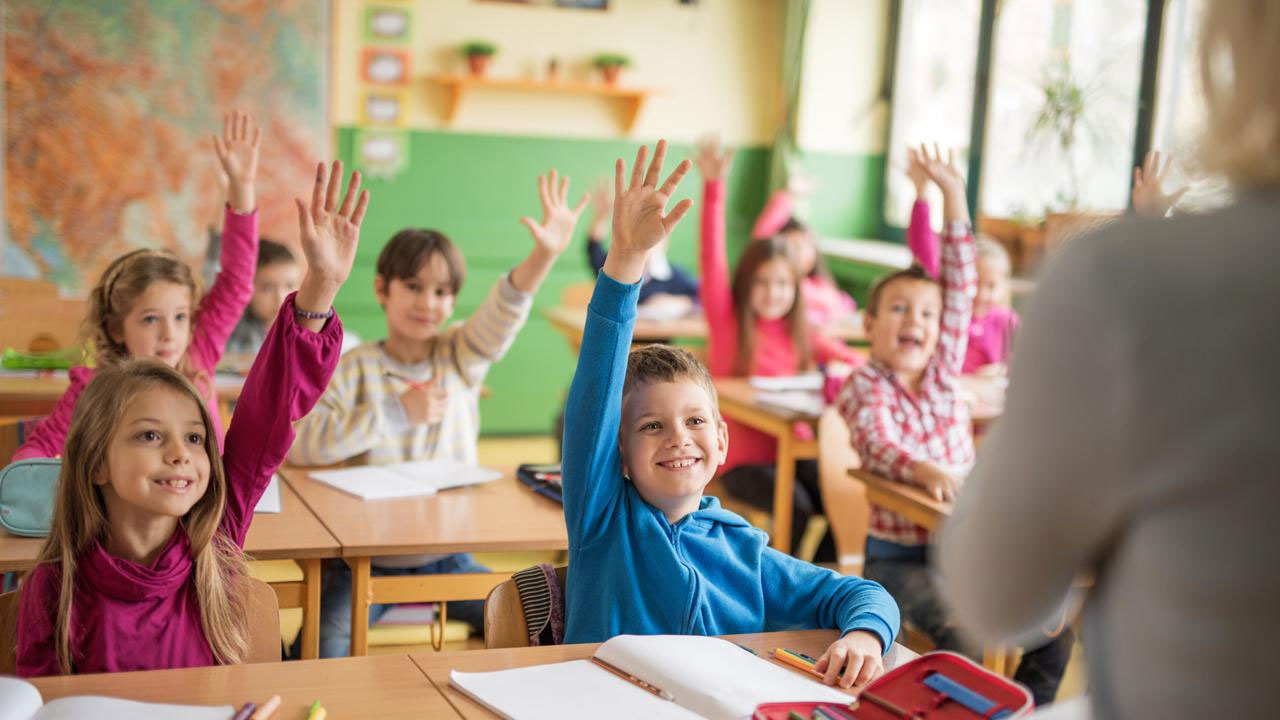 MEB'in yeni yönetmeliği yayımlandı! Okullarda kurallar sil baştan