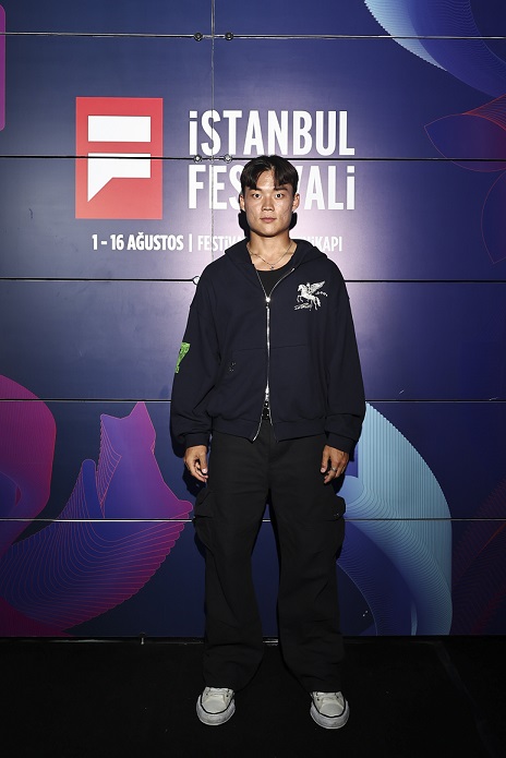 Beşiktaş'ın Güney Koreli forvet oyuncusu Hyeon-gyu Oh, Türkiye'ye gelmeden önce Türklerin K-pop'u bu kadar çok sevdiğini bilmediğini ifade ederek “Buraya geldikten sonra Türklerin gerçekten K-pop'u çok sevdiğini fark ettim. Bundan dolayı çok mutlu oldum ve gurur duydum. Türkiye'de K-pop'u bu kadar çok seviyor olmaları beni çok mutlu ediyor. Türkiye denilince aklıma ilk gelen şeyler Beşiktaş ve İstanbul Festivali” dedi.