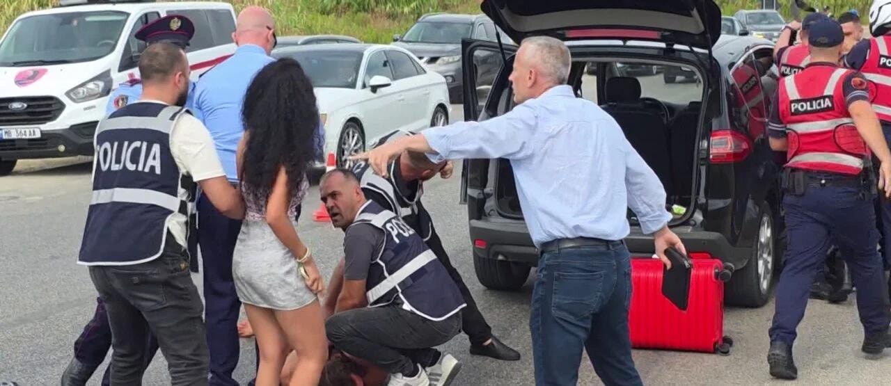 Polisin yaptığı aramada Vata, aracın bagajında valizlerin arkasında saklanırken yakalandı. Vata’nın ifadesinde kavga sırasında bir kişiyi bıçakladığını itiraf ettiği belirtildi. Gözaltına alınan Ezgi Parlak ise cinayetle herhangi bir ilgisinin olmadığını savundu. Parlak, Nuh Mahmutoğlu ile Tiran’a gitmek üzere anlaştıklarını ve aracın bagajında saklanan Vata’dan haberi olmadığını ileri sürdü.