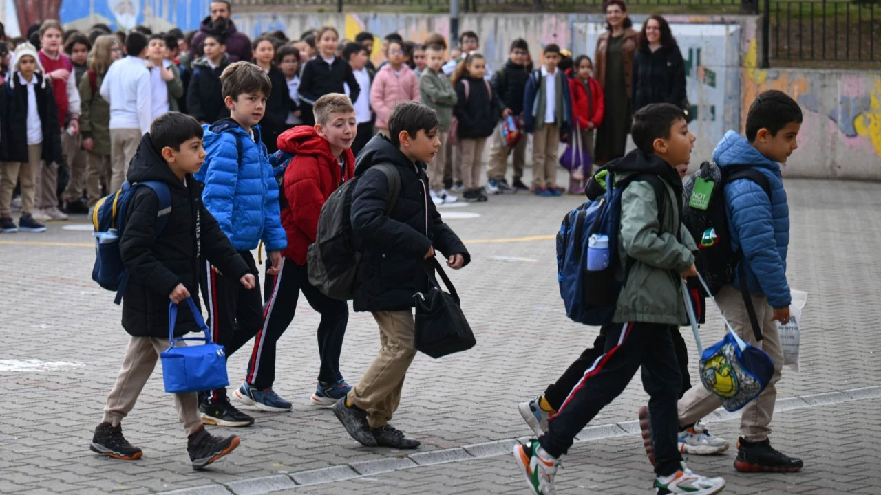 MEB'in yeni yönetmeliği yayımlandı! Okullarda kurallar sil baştan
