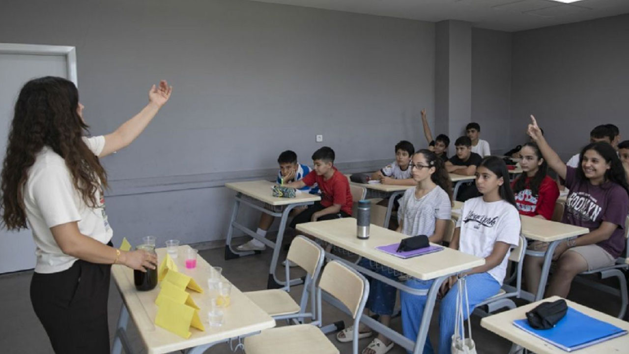 MEB'in yeni yönetmeliği yayımlandı! Okullarda kurallar sil baştan