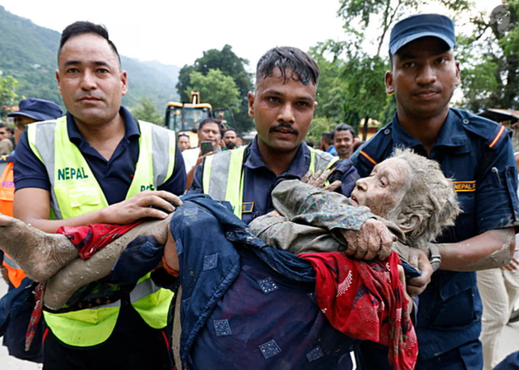 Nepal'de dağlık bir bölge olan Rasuwa'da sabah saatlerinde sel meydana geldiği kaydedildi. 