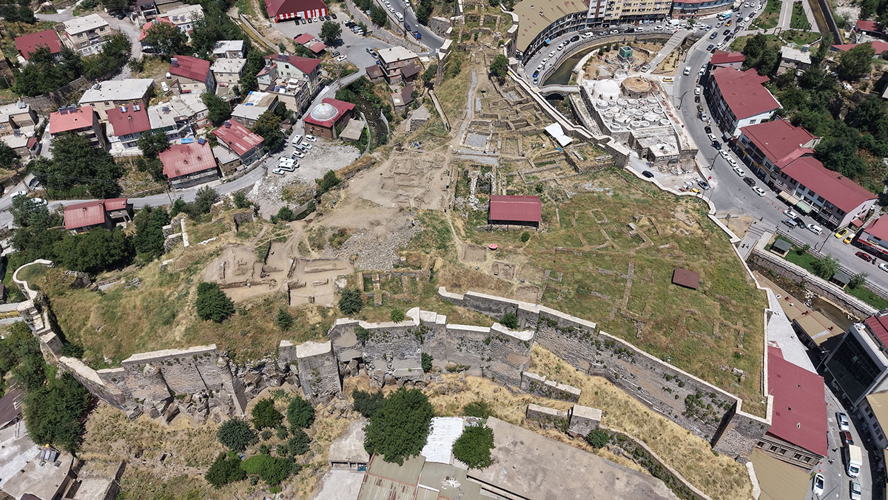 Bitlis Kalesi'nden tarih fışkırdı! Osmanlı dönemine ait çok sayıda yapı gün yüzüne çıktı