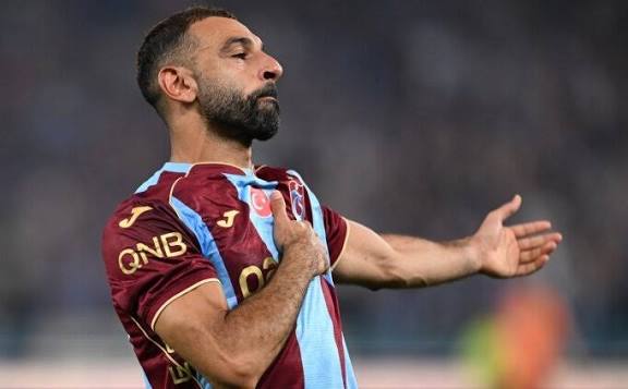 Salah'ın Trabzonspor ile yaptığı belirtilen anlaşmada lisanslı ürün satışlarına ilişkin bir maddenin de bulunduğu aktarıldı.