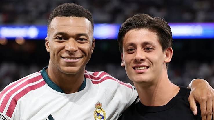 Sezona iyi bir başlangıç yapan Mbappe, bu sezon Real Madrid'de 5 maçta 5 kez gol sevinci yaşadı.