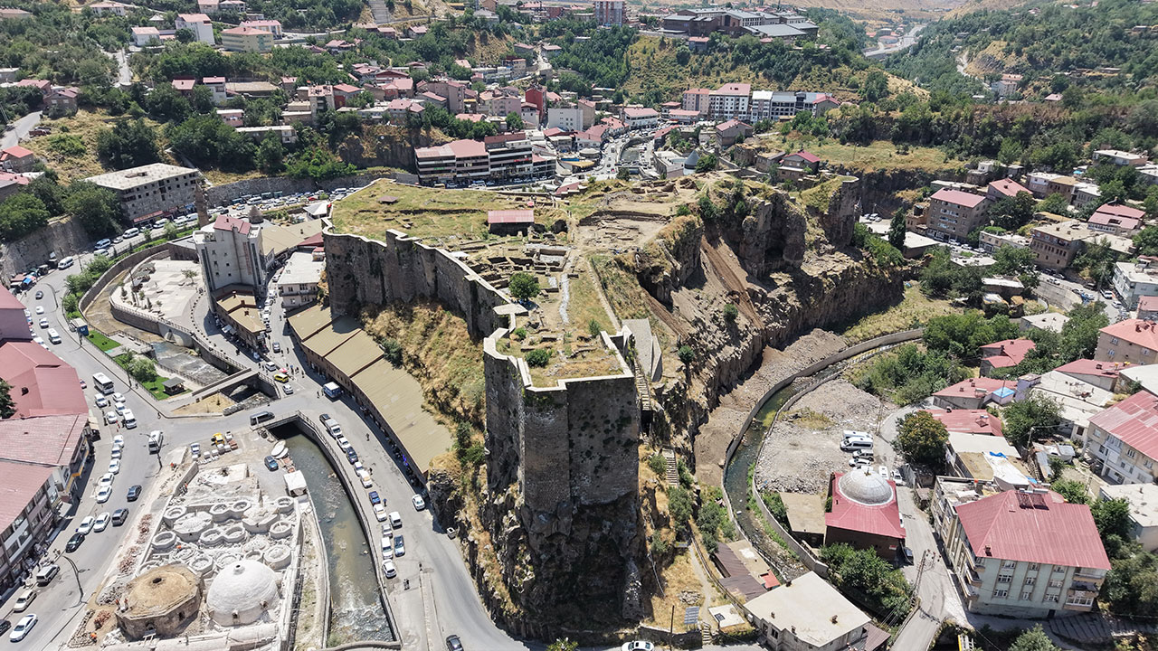 Bitlis Kalesi'nden tarih fışkırdı! Osmanlı dönemine ait çok sayıda yapı gün yüzüne çıktı
