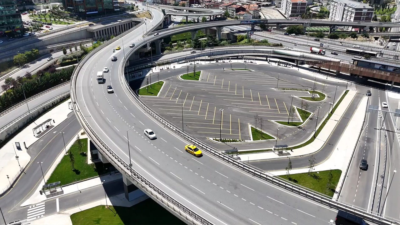 Kadıköy'de ulaşım sil baştan! Rıhtım'daki otobüs peronları kaldırılıyor