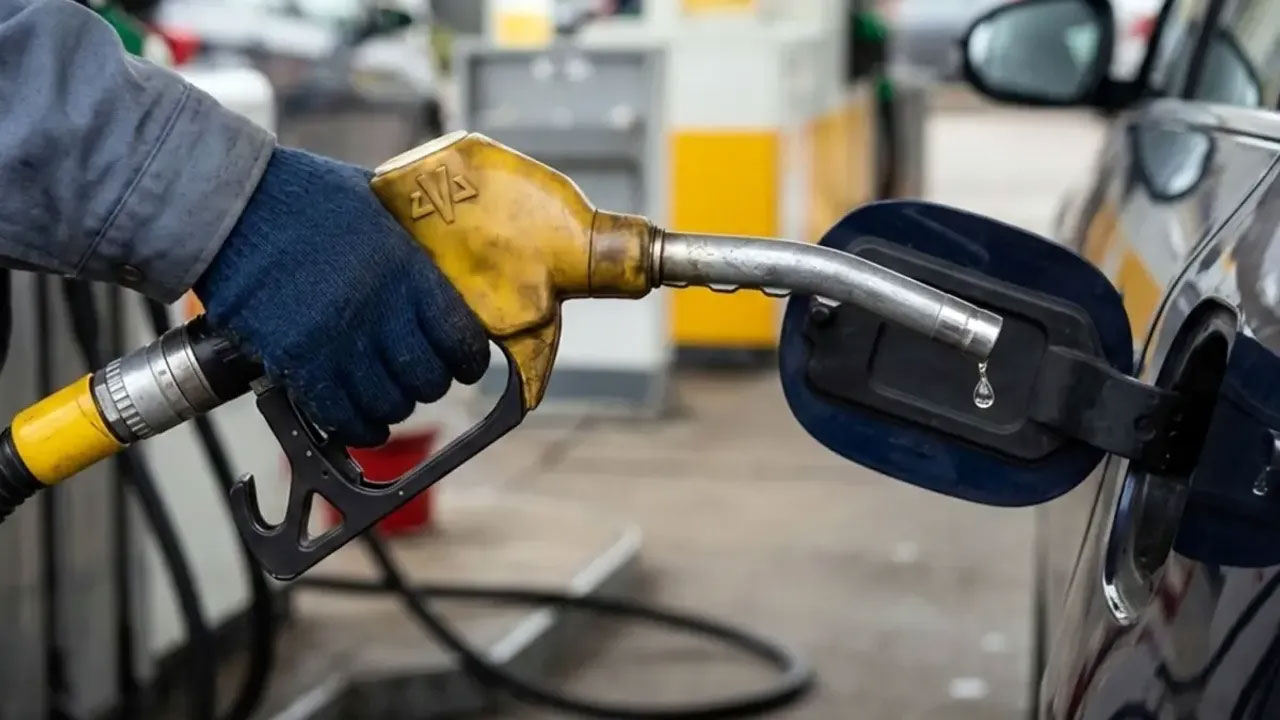 Motorine 4,24 TL zam! Bazı illerde litre fiyatı 81 TL'yi aştı
