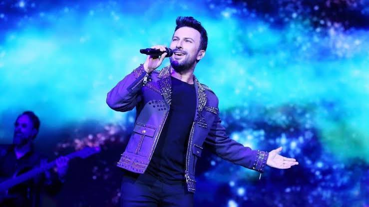 Megastar Tarkan, 29 Ağustos 2026 Cumartesi akşamı Hisarönü’nde bulunan bir otelde sahneye çıkacak.