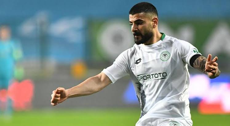 Fenerbahçe yaz transfer döneminin son gününde Adil Demirbağ için Konyaspor ile resmi görüşmelere başladı. 