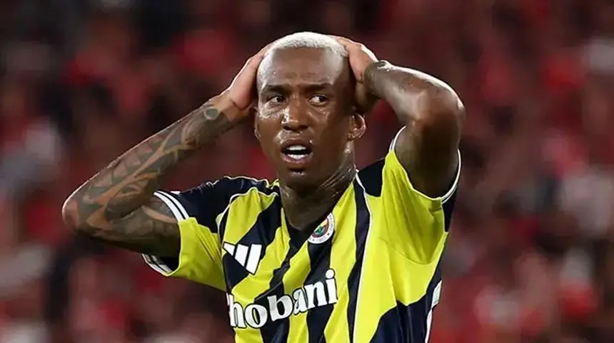 Yabancı oyuncu kontenjanı nedeniyle bazı futbolcularla yollarını ayırmayı planlayan sarı-lacivertlilerde, Brezilyalı yıldızın da geleceği tartışılmaya başlandı.