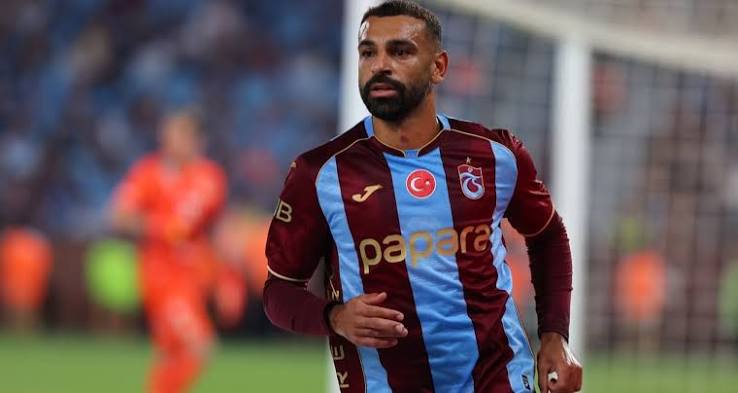 Diğer yarısının ise sponsorluk anlaşmaları ve ticari iş birliklerinden geldiği ifade edildi.  Böylece futbolcunun gelir kaynakları arasında kulüp ödemelerinin yanı sıra saha dışındaki ticari faaliyetler de yer aldı.