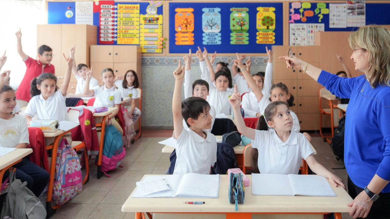 MEB'in yeni yönetmeliği yayımlandı! Okullarda kurallar sil baştan