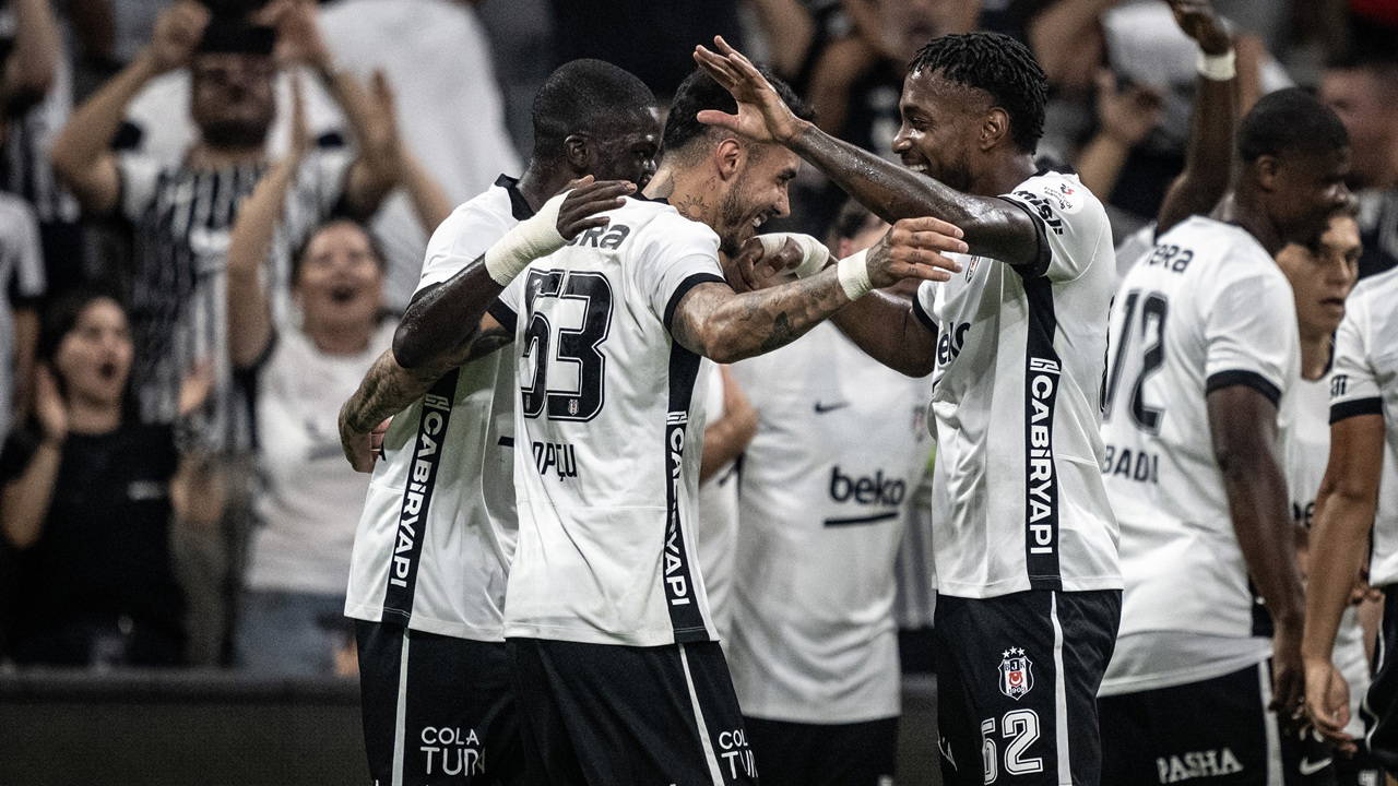 Beşiktaş maç fazlasıyla liderlik koltuğuna oturdu!