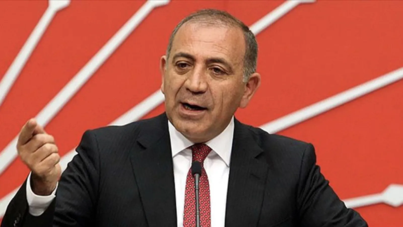 CHP İstanbul İl Kongresi'ne ilişkin tedbir kararı kaldırıldı! Gürsel Tekin'in İstanbul İl Başkanlığı görevi sona erdi