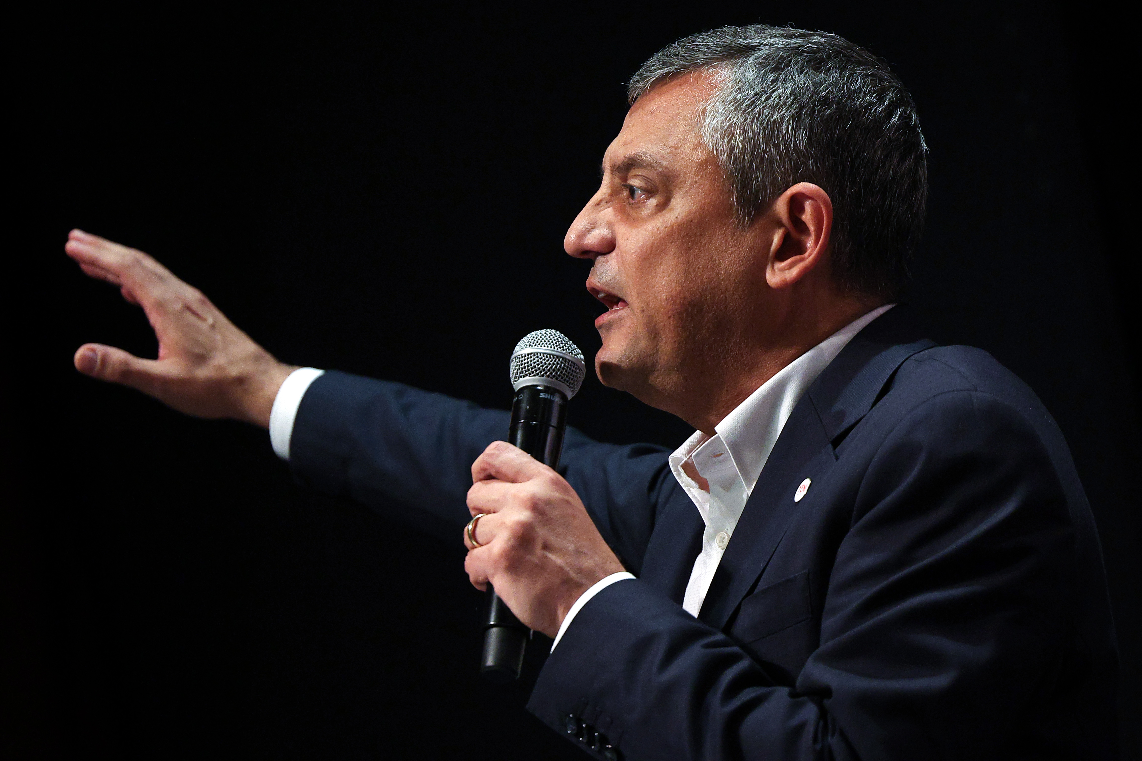 Özgür Özel: Türkiye'nin yeni bir enerjiye ihtiyacı var