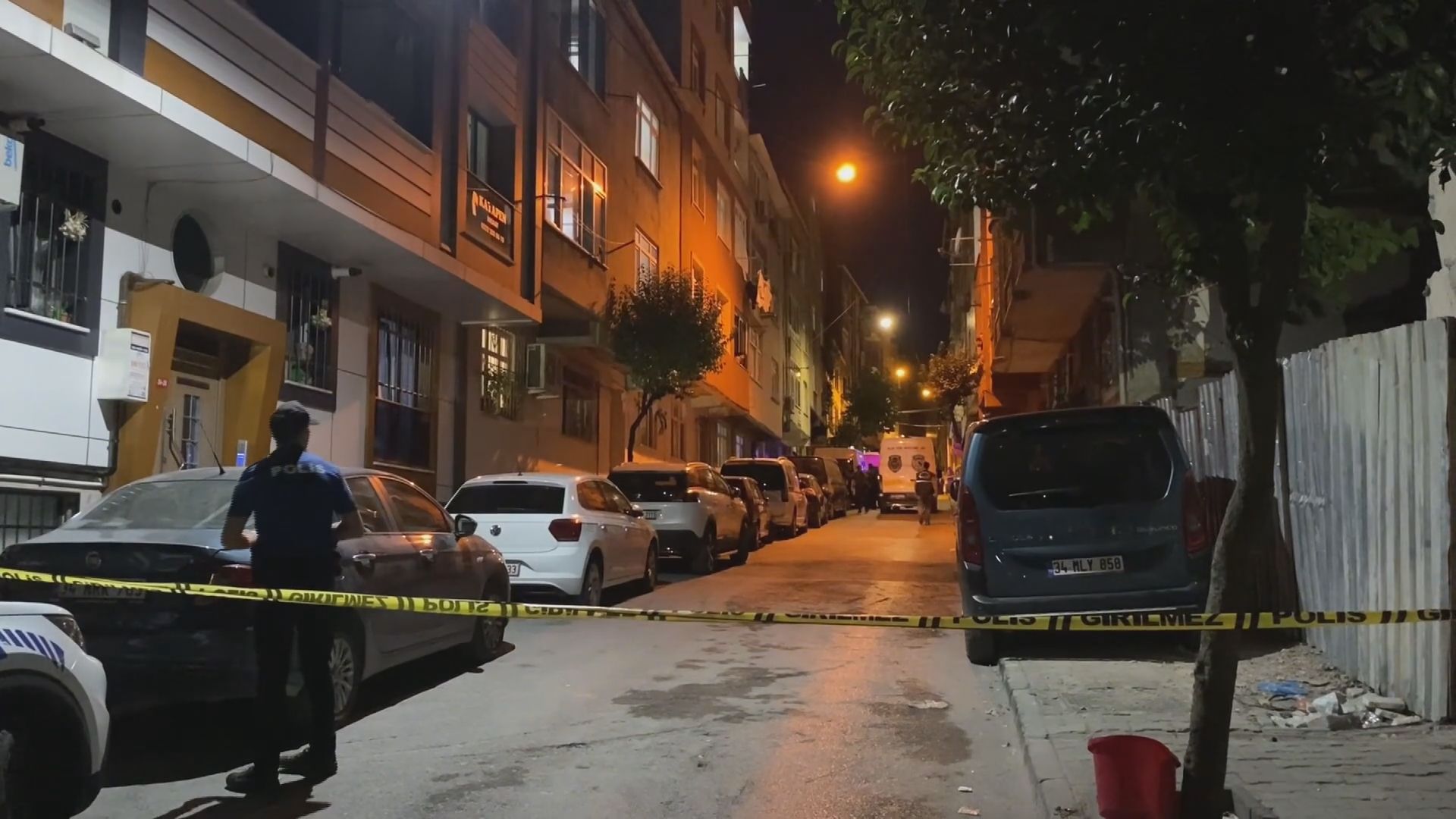 Esenler'de bir evde 1'i çocuk 3 kişiyi silahla ağır yaralayan şüpheli yakalandı