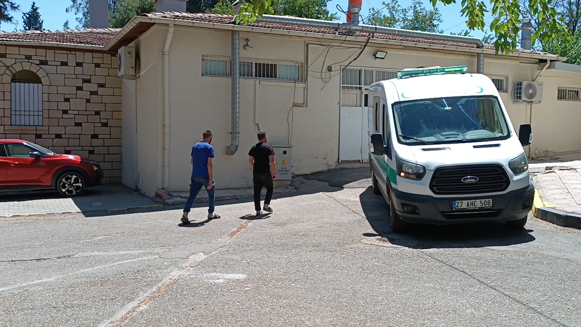 Gaziantep’te otomobiller çarpıştı: 3 ölü, 3 yaralı