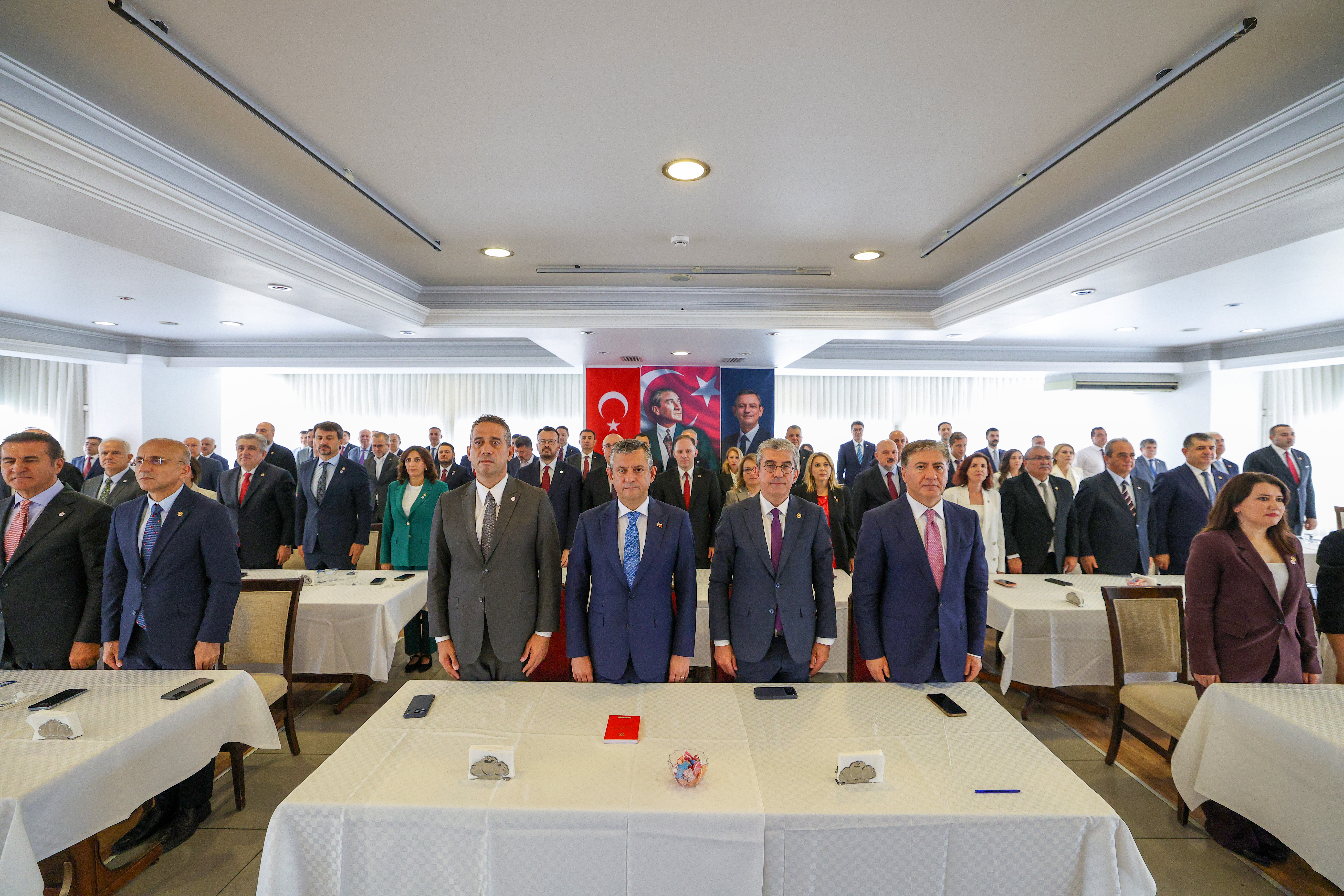 CHP'den ayrılanlar kalanlar!