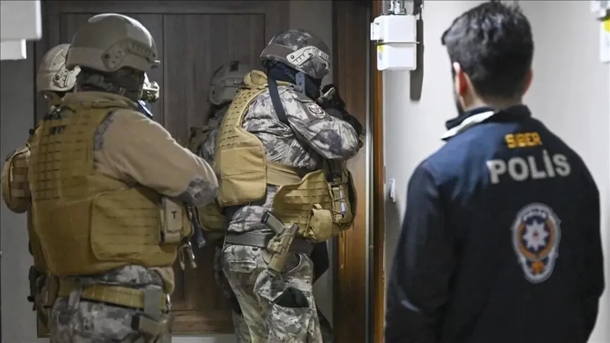 İstanbul Siber polisinden 'hesapçı' ve 'atıcı' operasyonu: 20 gözaltı!
