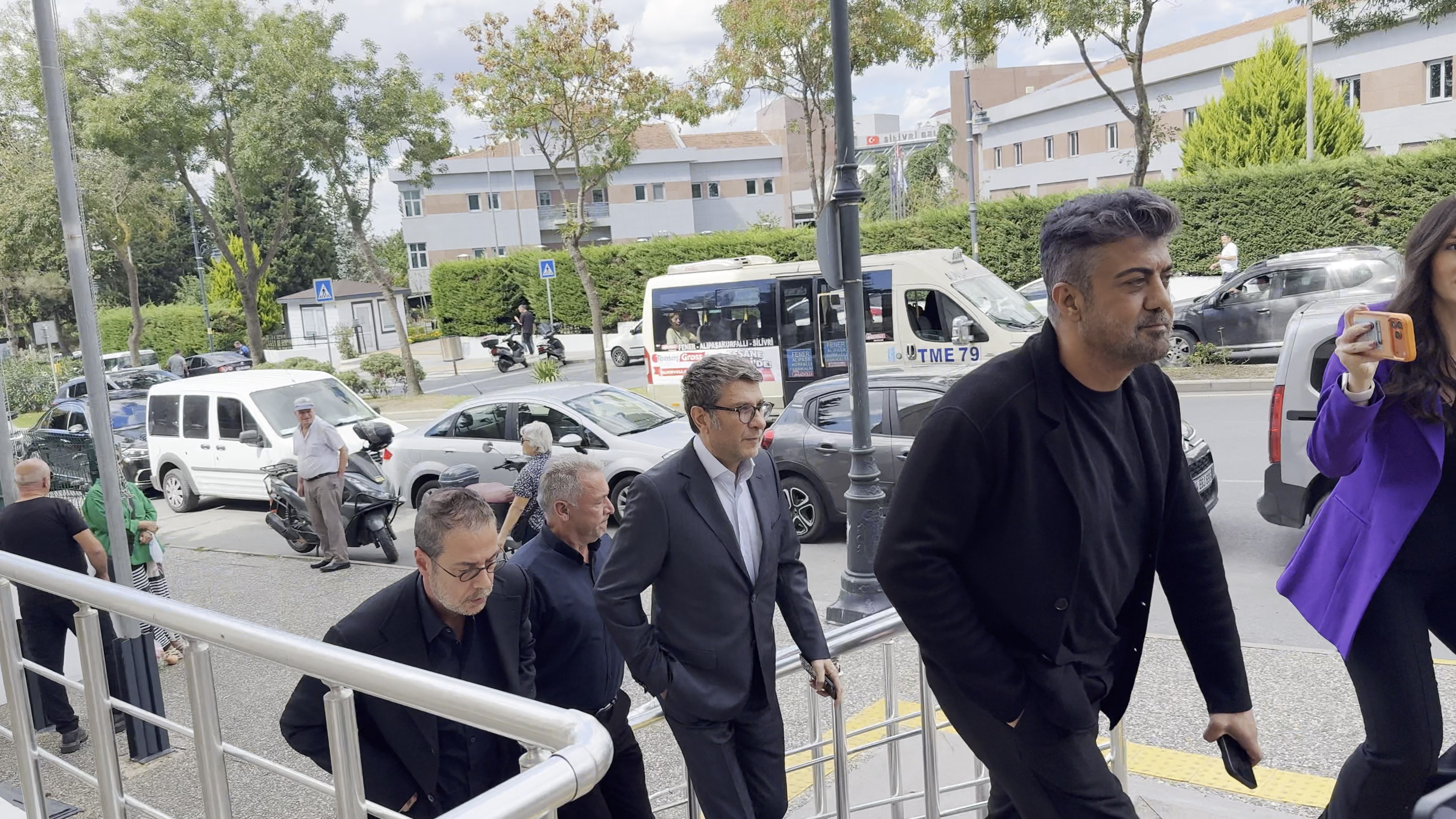 Kurtlar Vadisi' dizisinin senaristleri ifade vermek için Silivri Adliyesi'ne geldi