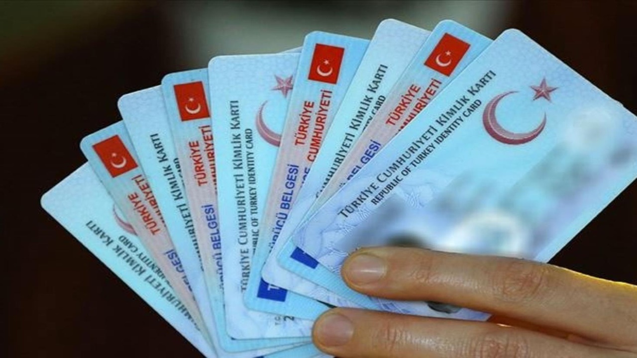 Dijital Kimlikler Geliyor: Ulusal Cüzdan Önce Memurlarda Sonra Tüm Vatandaşlarda Uygulanacak