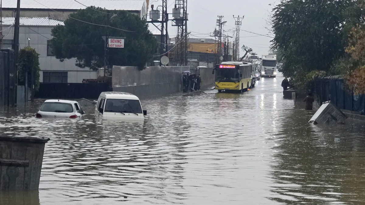 İstanbul'da yarın okullar tatil edildi