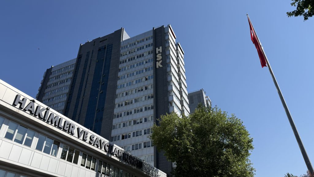 HSK’den dikkat çeken atama kararı! 3 başsavcının görev yeri değişti